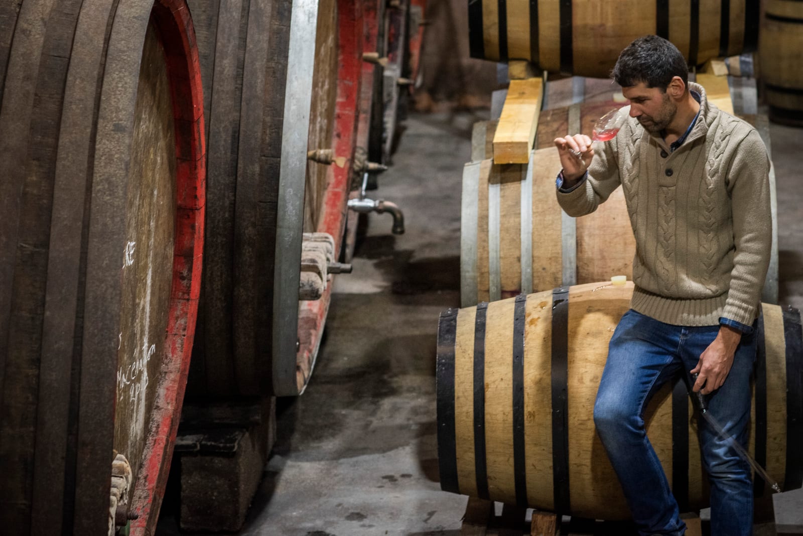Philippe Brand déguste au fût